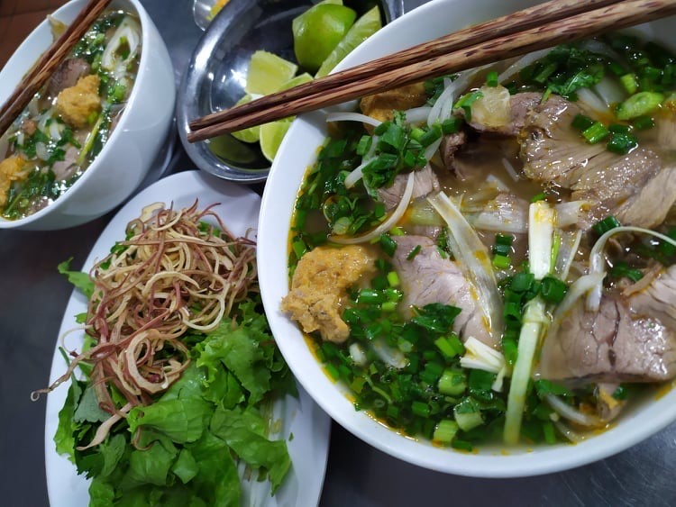 Vietnam Noodle | Favorite Dishes to Try When in Vietnam - Travelgoeasy.com
